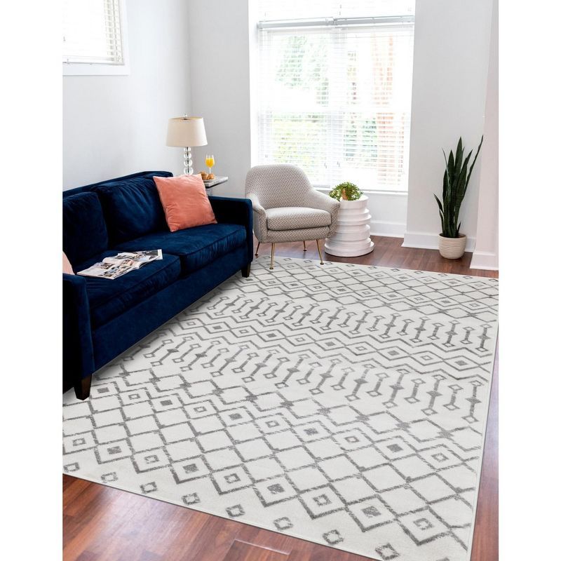 Ivory Trellis 6' x 9' Rectangular Stain-resistant Synthetic Rug