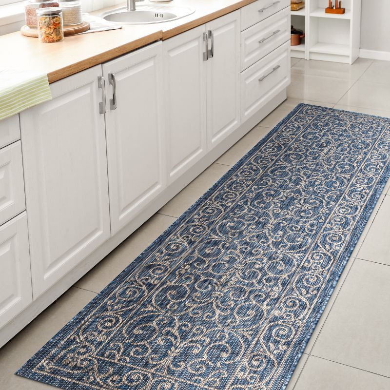 Boho-Chic Navy/Gray Filigree Textured Indoor/Outdoor Runner Rug 2x8