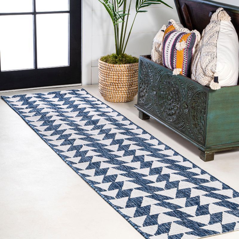 Ivory/Blue Moroccan-Inspired Geometric Synthetic Area Rug