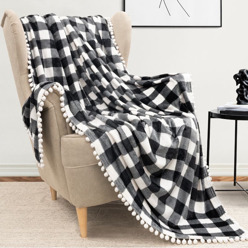 Pavilia Deluxe Checkered White Twin Fleece Throw with Pom Pom Fringe