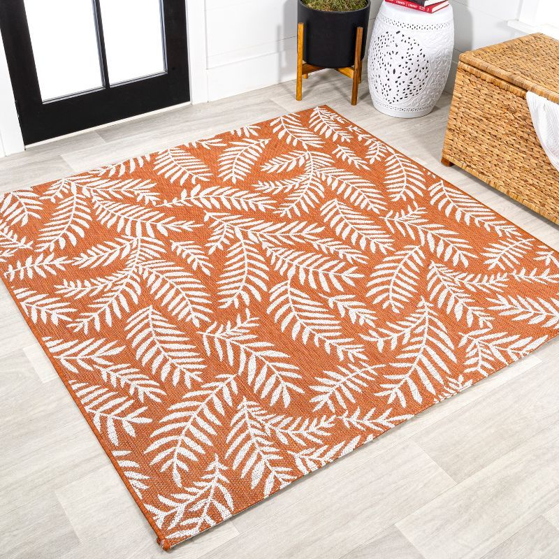 Tropical Retreat 5' Square Gray Synthetic Area Rug