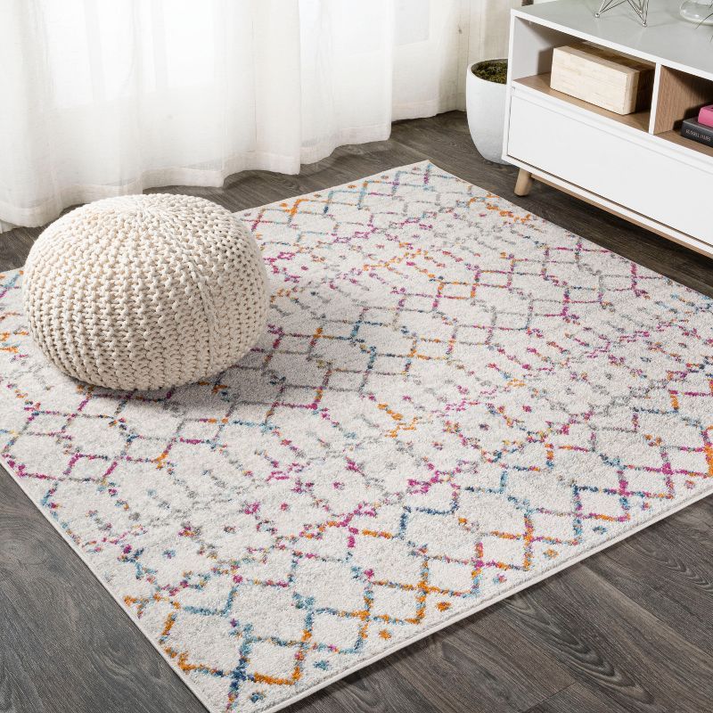 Ivory Trellis 5' Square Reversible Synthetic Area Rug