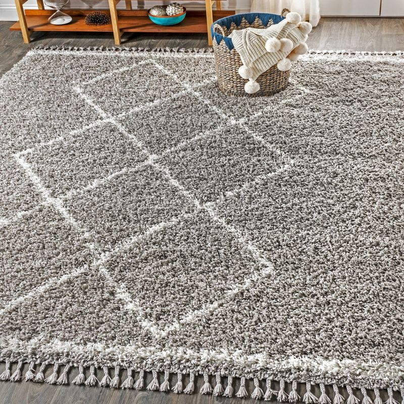 Cream/Grey Moroccan Tribal Trellis 5' x 8' Shag Area Rug