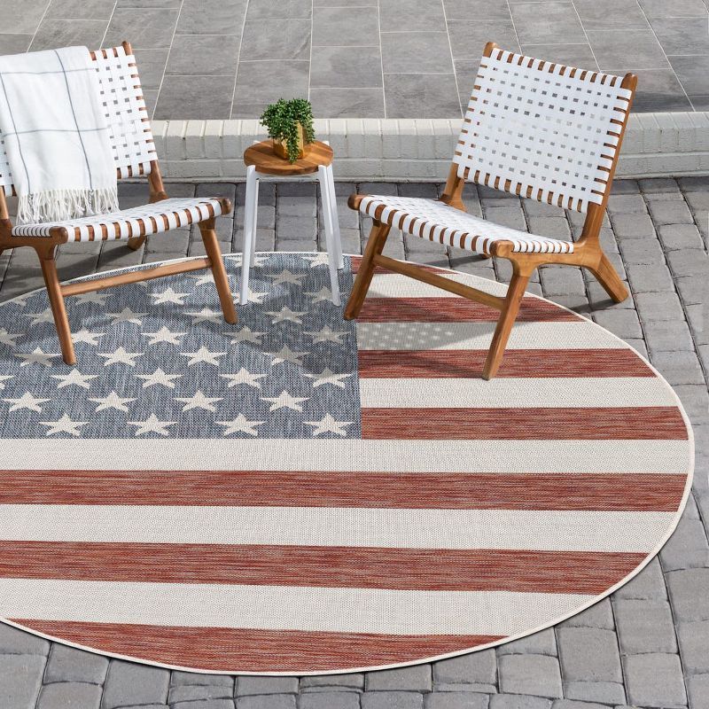 Old Glory Red 4' Round Synthetic Outdoor Rug