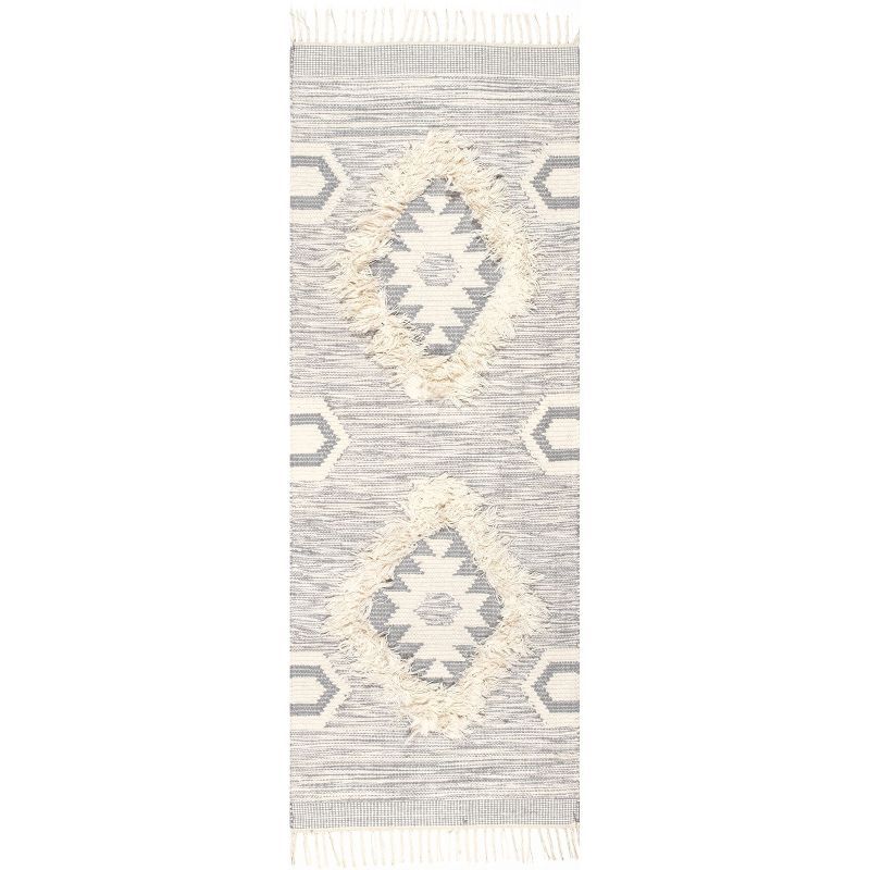 Luxurious Handmade Light Gray Wool Shag Area Rug with Braided Tassels