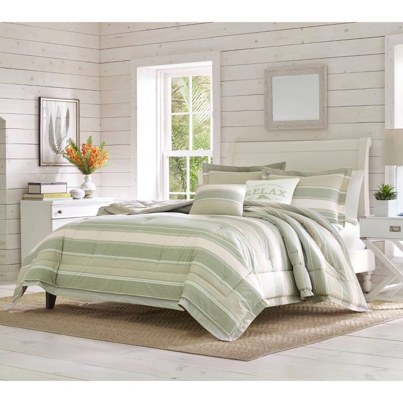 Luxurious King-Size White and Green Cotton Reversible Comforter Set