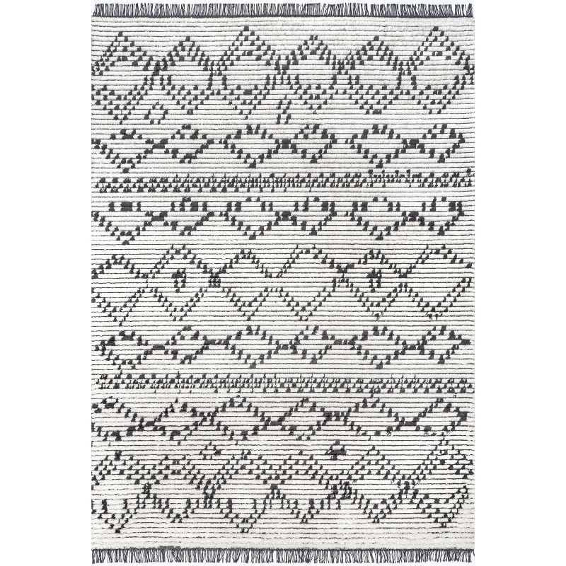 Beige and Ivory 4' x 6' Shag Area Rug with Fringe