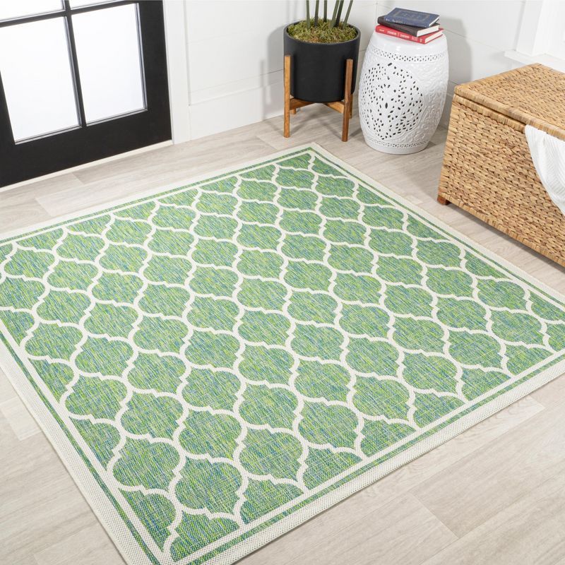 Cream and Green Synthetic Trellis 5' Square Reversible Rug