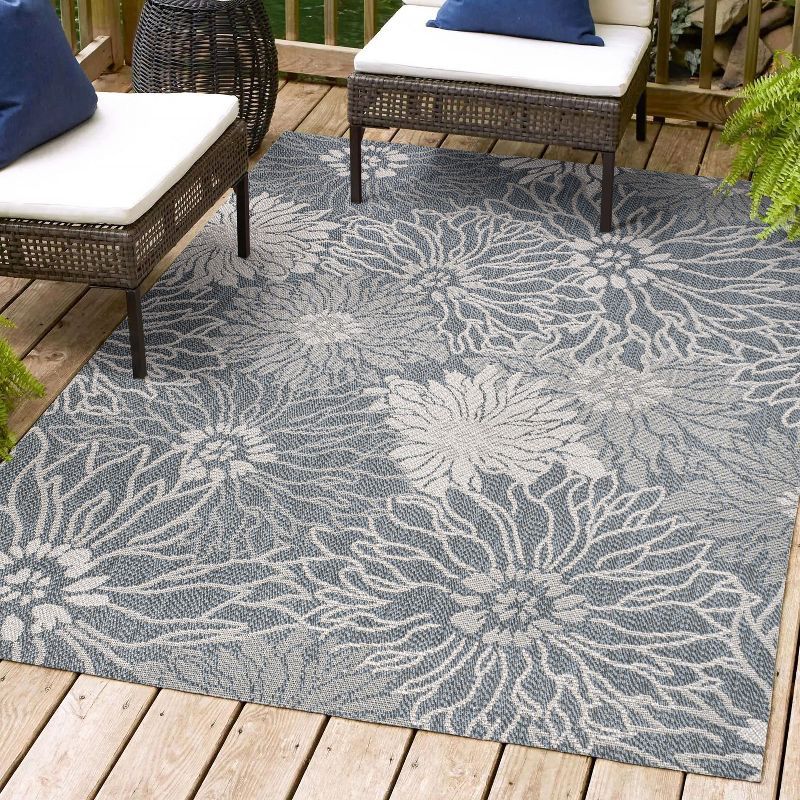 Modern Floral Gray Synthetic 5' x 8' Indoor/Outdoor Area Rug