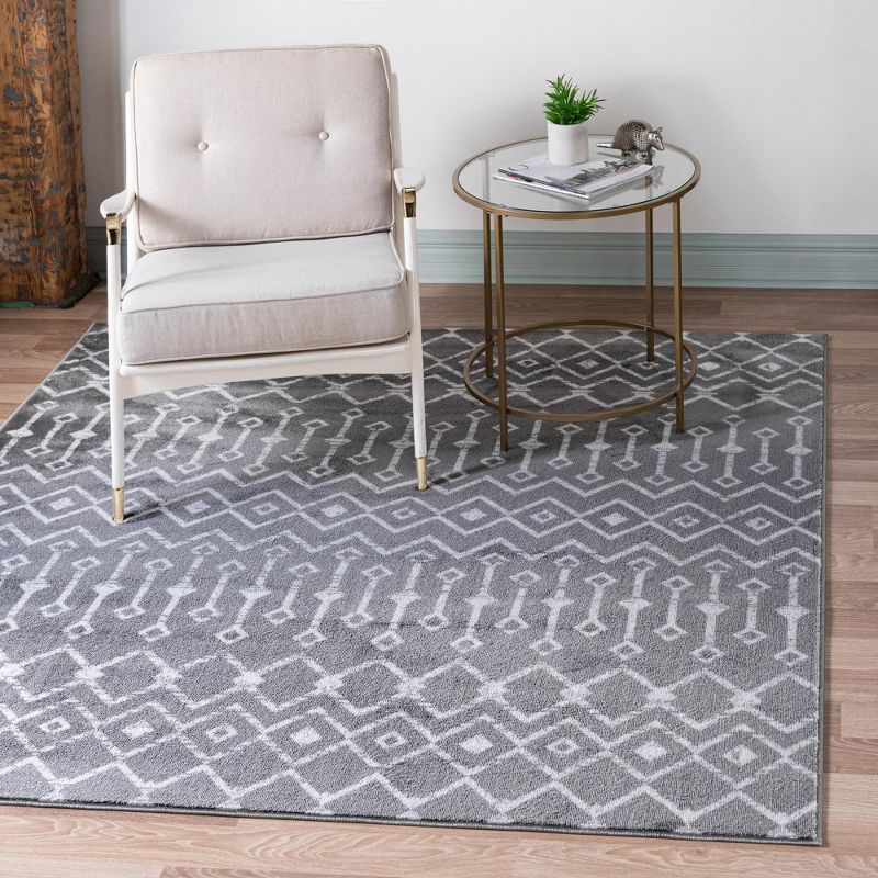 Elegant Gray Trellis 6' Square Synthetic Area Rug