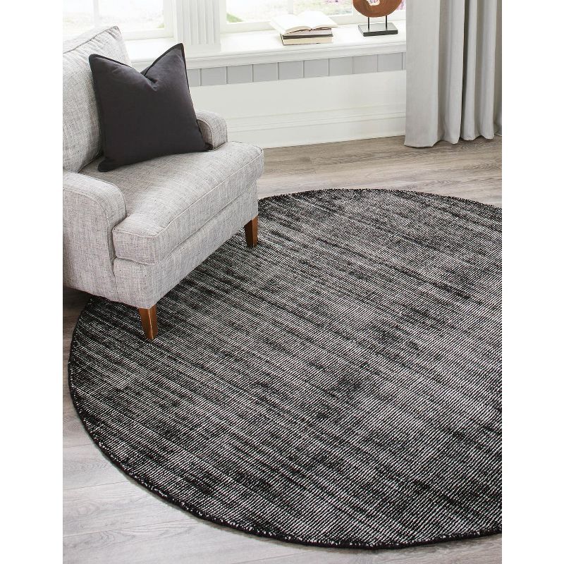 Blackberry 10' Round Hand-Knotted Wool Area Rug