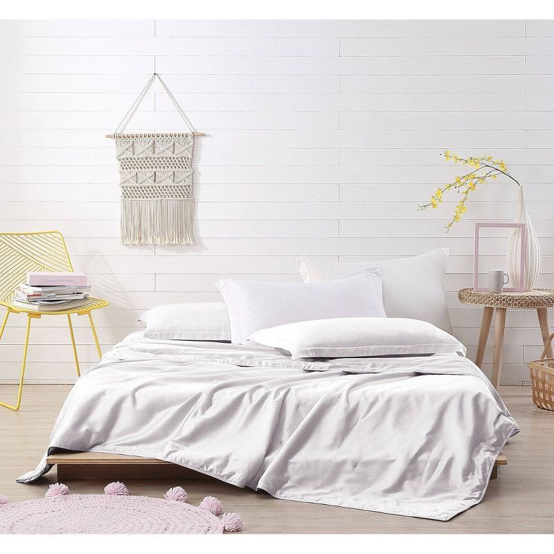 Full White Silk Down Alternative Comforter