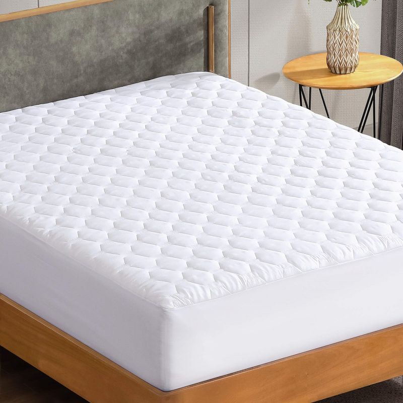 Full Size White Quilted Hypoallergenic Mattress Pad