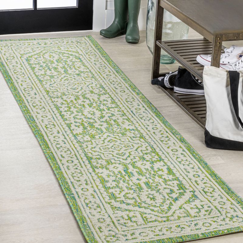 Sinjuri Cream/Green Medallion Textured 2x10 Indoor/Outdoor Rug