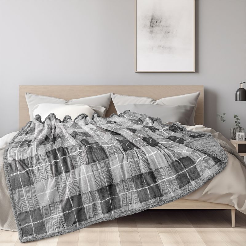 Light Gray Plaid Sherpa Fleece Twin Throw Blanket