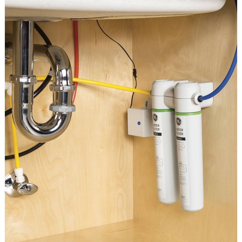 GE White Dual Stage Under Sink Water Filtration System