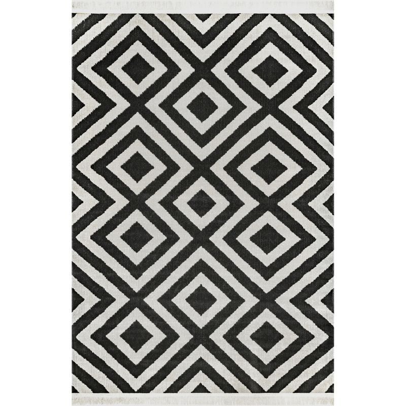 Diamond Black Tufted Easy-Care Synthetic Indoor/Outdoor Rug 5' x 8'