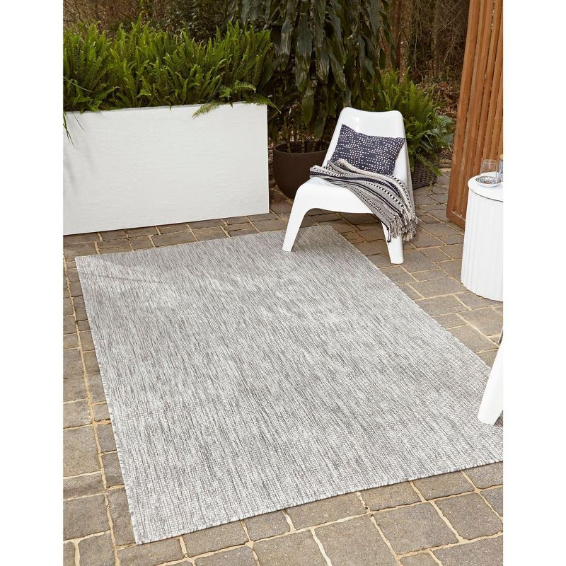 Light Gray Synthetic 5'3" x 8' Outdoor Flat-Woven Rug