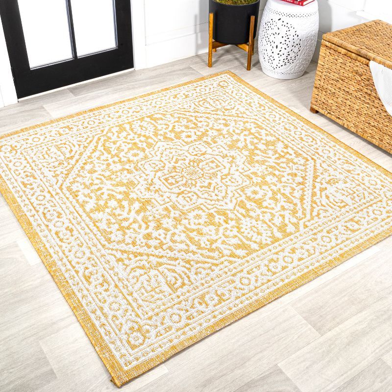 Vintage Medallion Yellow/Cream Synthetic 5' Square Area Rug