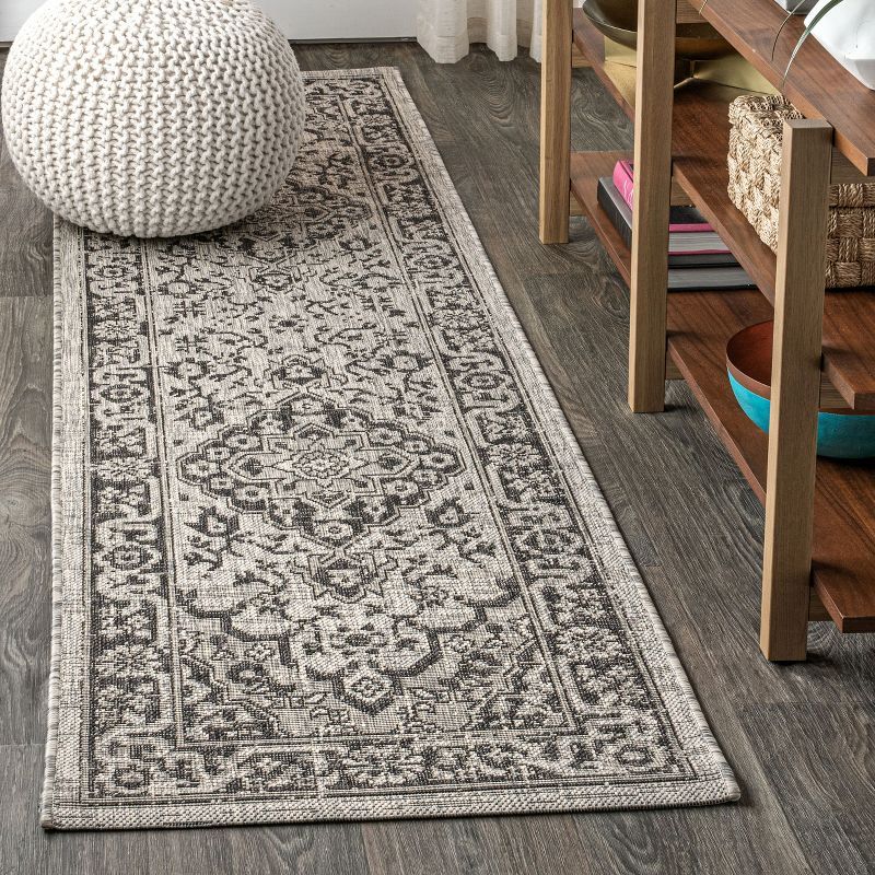 Rozetta Boho Medallion Gray/Black Synthetic Indoor/Outdoor Runner Rug - 2x8