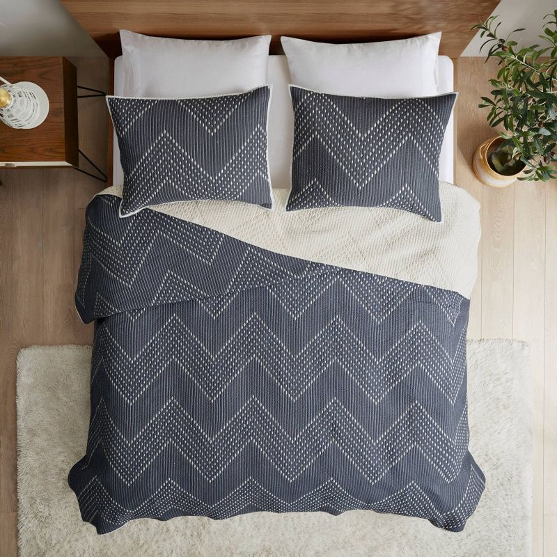 Full Gray Cotton Reversible Chevron Quilt Set