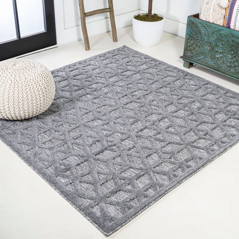 Moorish Elegance 5' Square Synthetic Gray Geometric Area Rug