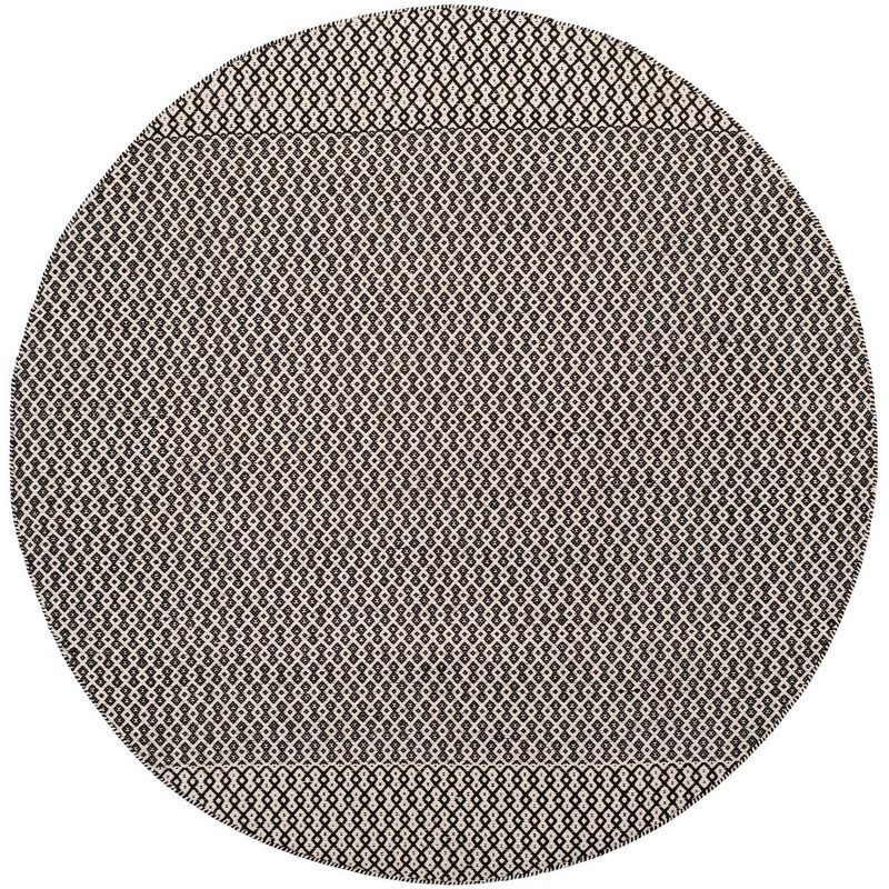 Coastal Charm Black and Ivory Geometric Handwoven Round Rug