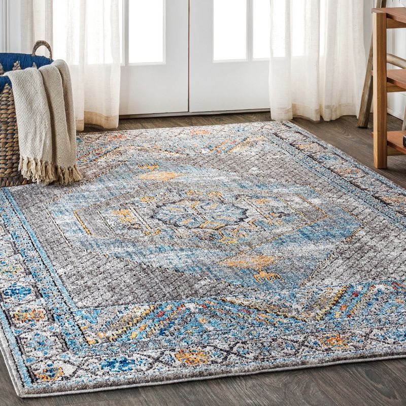 Izmit Gray Medallion 4' x 6' Synthetic Area Rug