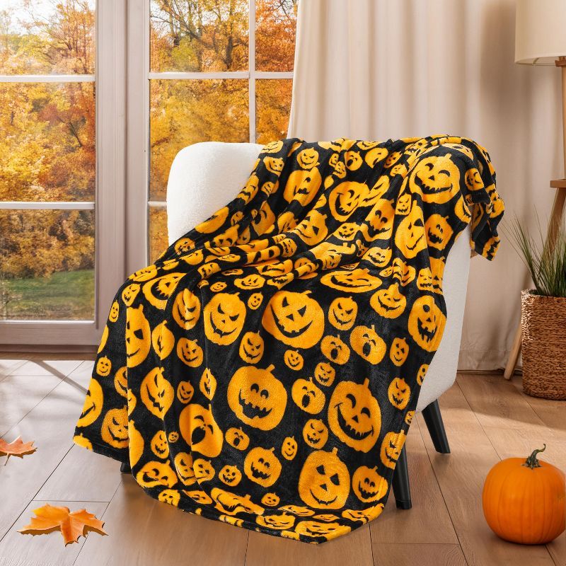 Halloween Pumpkin Black and Orange Fleece Throw Blanket