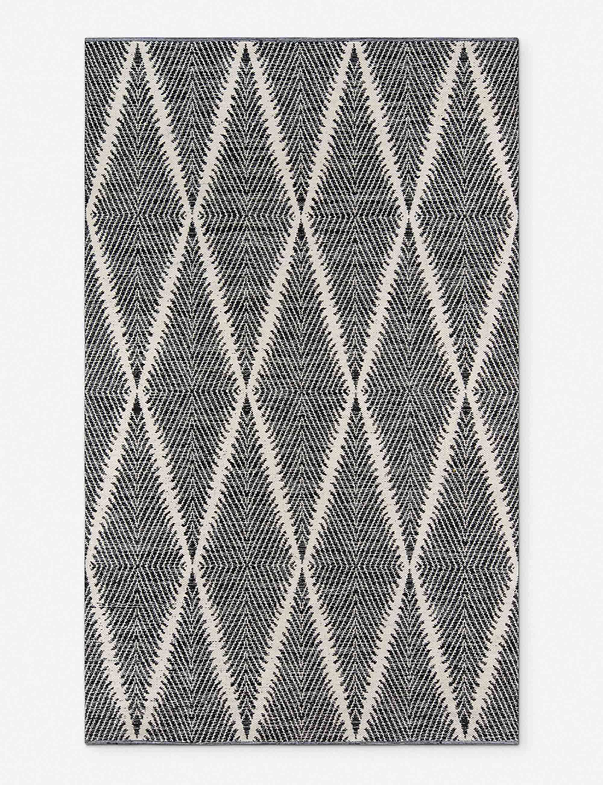 Tribal Diamond Handwoven Black Indoor/Outdoor Rug - 3'6" x 5'6"