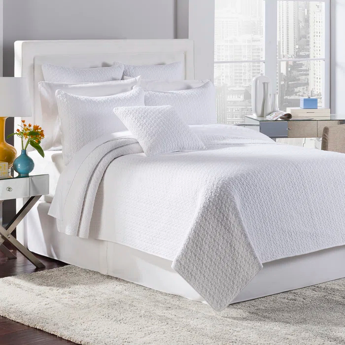 Estate Collection Tristan 3 -Piece White Full/Queen Quilt Set