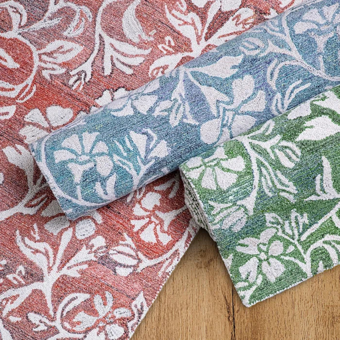 Florals Camellia Floral Hand Tufted Polyester Indoor/Outdoor Area Rug in Coral/Ivory