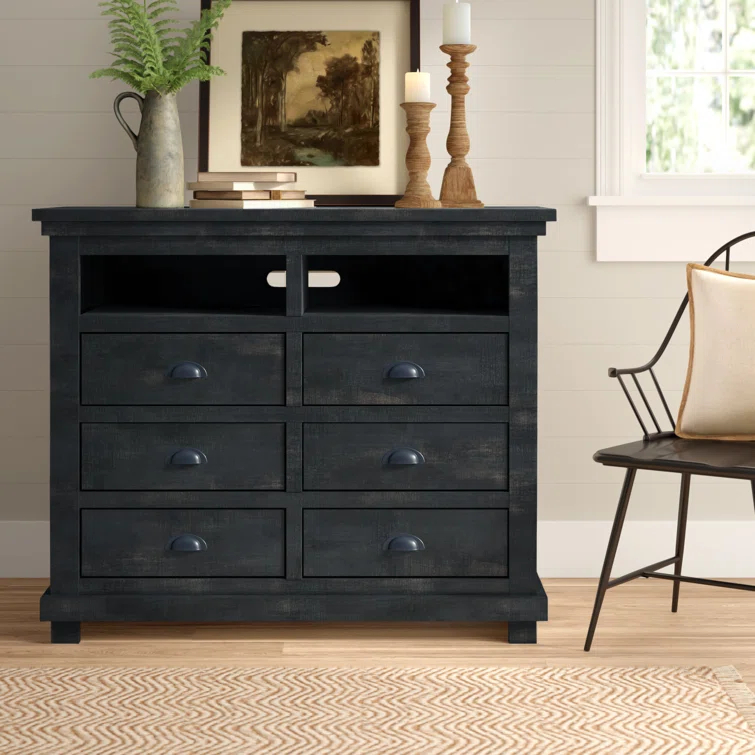 Wolferstorn 6 - Drawer Double Dresser
