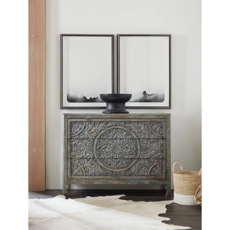 La Grange Accent Chest