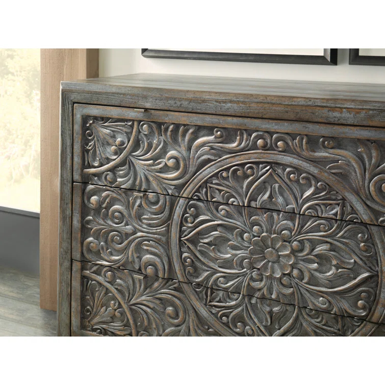 La Grange Accent Chest