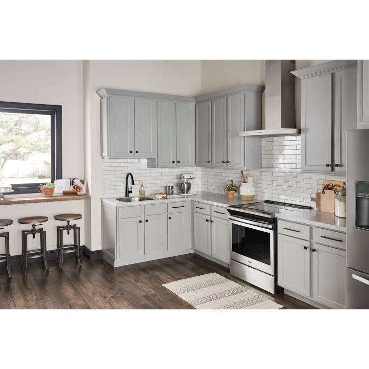 Dominique 1 1/8" Length Square Knob