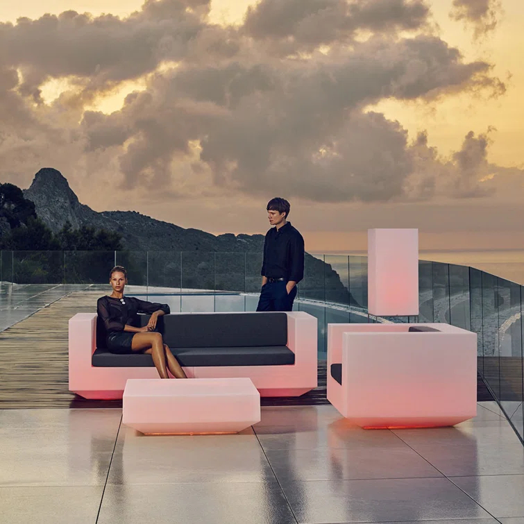 Vela - Resin Lounge Chair - Basic