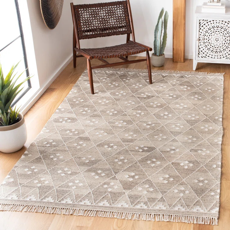 Natural Kilim Hand Woven Wool/Viscose/Cotton Geometric Rug in Natural Beige/Ivory