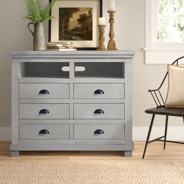 Wolferstorn 6 - Drawer Double Dresser