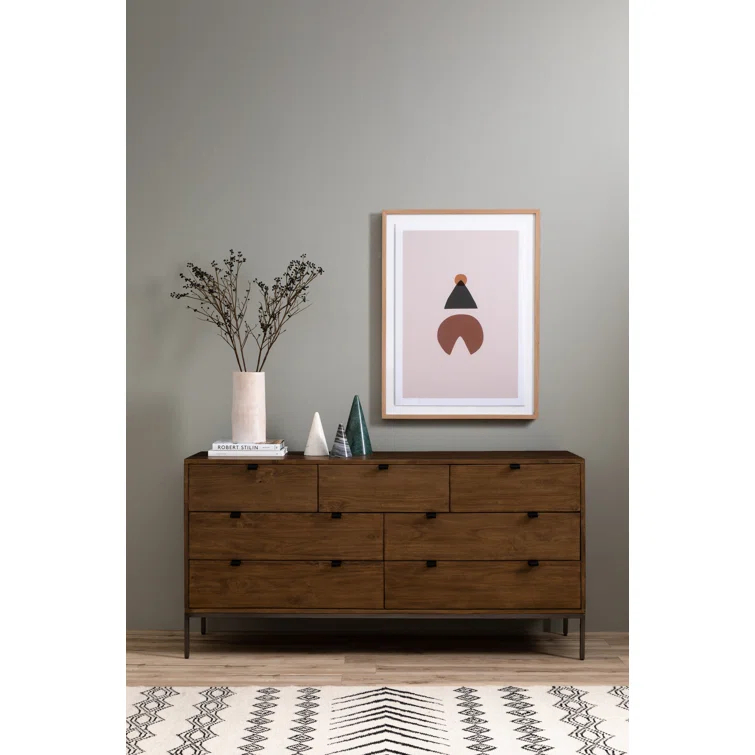 Hewish 7 - Drawer Dresser
