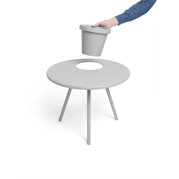 Bakkes 3 Leg End Table