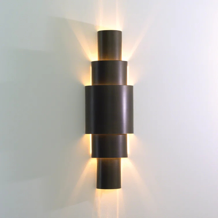 Nakita Sconce