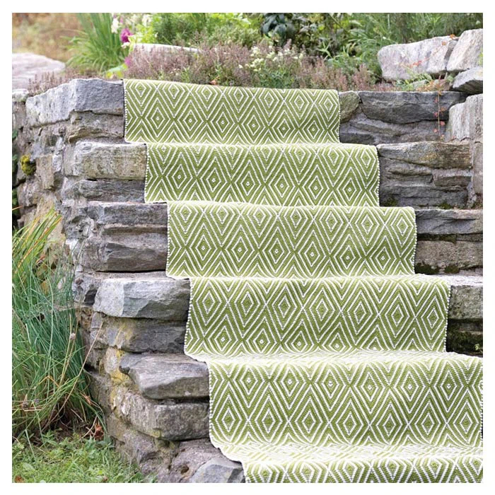 Diamond Sprout/White Handwoven Indoor/Outdoor Rug