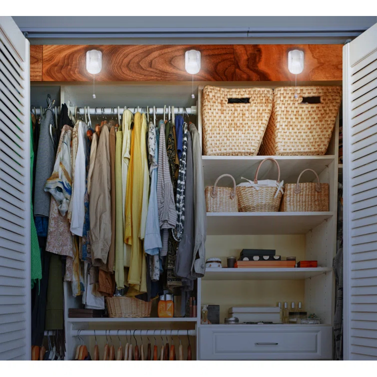 1 - Light Under Cabinet Puck Light