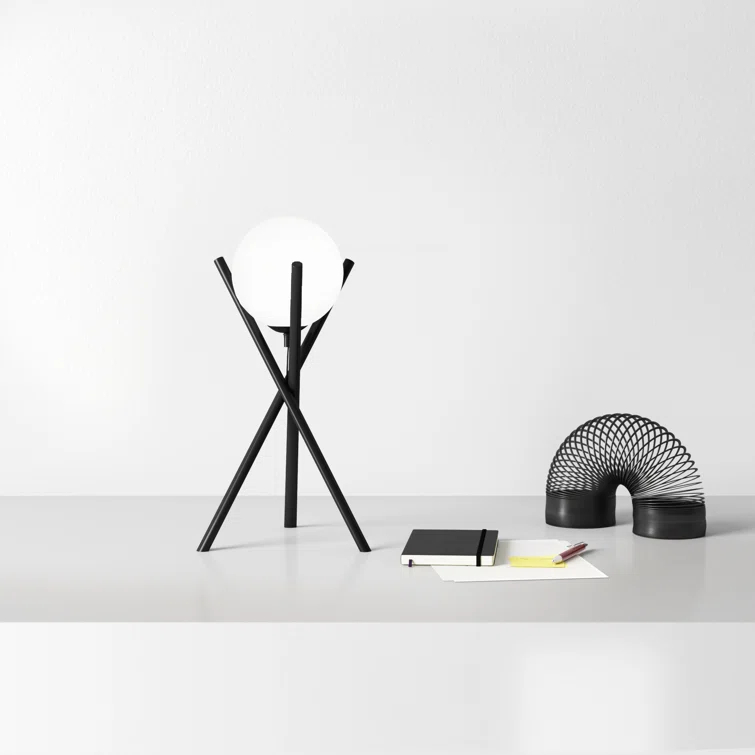 Hays Metal Tripod Lamp