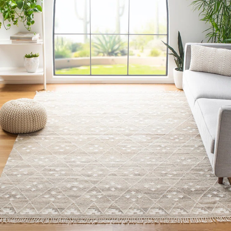 Natural Kilim Hand Woven Wool/Viscose/Cotton Geometric Rug in Natural Beige/Ivory