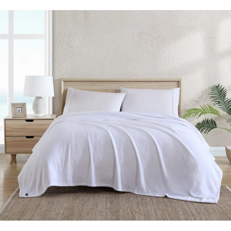 Tommy Bahama Solid Ultra Soft Plush Reversible Blanket