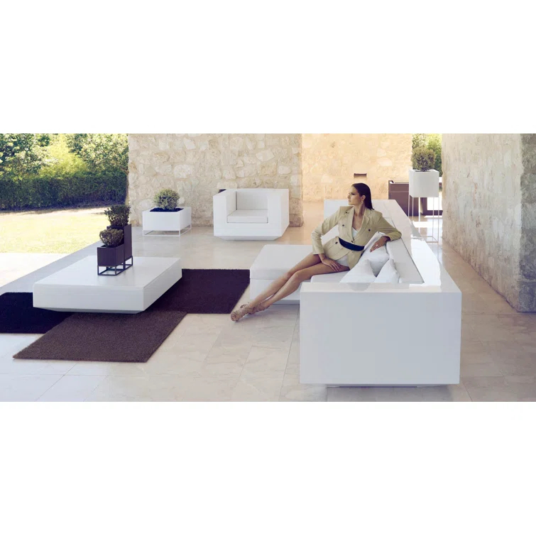 Vela Resin Coffee Table