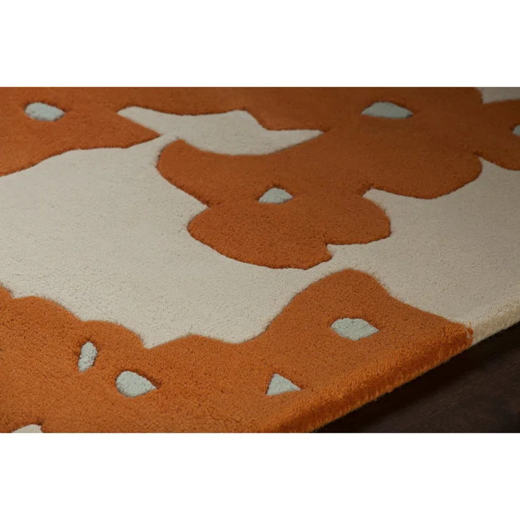 Handmade White and Orange Floral Wool Area Rug 5' x 7'