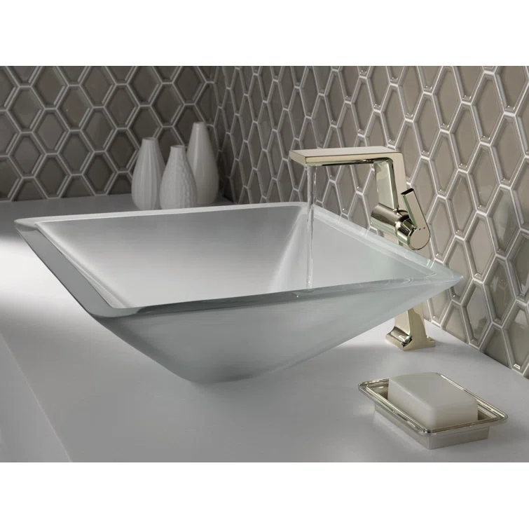 Pivotal Single Hole Bathroom Faucet with Drain Assembly and Diamond™ Seal Technology